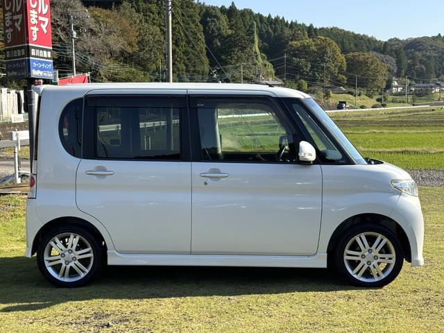 タント カスタムＲＳ　運転席・助手席エアバッグ　インテリジェントキー　ＡＵＴＯエアコン　リモコンキー　パワステ　パワーウインド　安全ボディ　ＡＢＳ　ベンチシート　アルミホイール　セキュリティ（4枚目）