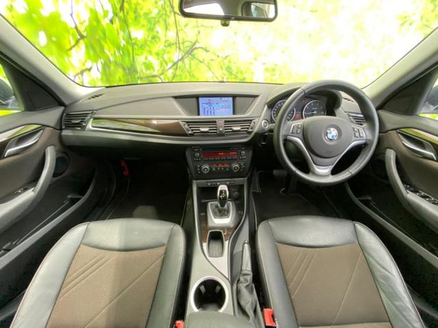 sDrive20i xライン 社外 7インチ HDDナビ/シート ハーフレザー/ヘッドランプ HID/ETC/EBD付ABS/横滑り防止装置/アイドリングストップ/TV/ルーフレール/エアバッグ 運転席/エアバッグ 助手席 記録簿(4枚目)