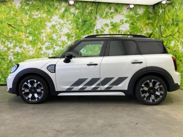 MINI クーパーDクロスオーバーアンテイムドエディション 新品タイヤ/保証書/純正 SDナビ/衝突安全装置/シートヒーター/車線逸脱防止支援システム/シート フルレザー/パーキングアシスト バックガイド/パーキングアシスト 自動操舵 革シート バックカメラ(2枚目)