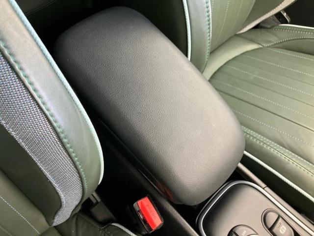 MINI クーパーDクロスオーバーアンテイムドエディション 新品タイヤ/保証書/純正 SDナビ/衝突安全装置/シートヒーター/車線逸脱防止支援システム/シート フルレザー/パーキングアシスト バックガイド/パーキングアシスト 自動操舵 革シート バックカメラ(31枚目)