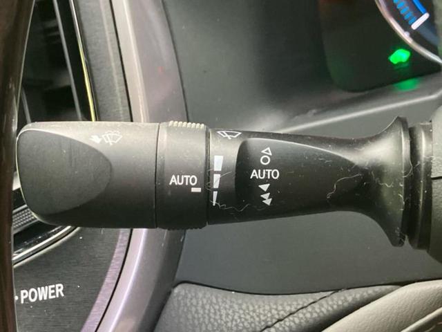 クラウンハイブリッド ハイブリッドアスリートＳ　Ｊフロンティア　新品タイヤ／保証書／純正　８インチ　ＳＤナビ／衝突安全装置／シートヒーター／車線逸脱防止支援システム／シート　ハーフレザー／ヘッドランプ　ＬＥＤ／ＥＴＣ／ＥＢＤ付ＡＢＳ／横滑り防止装置　バックカメラ（17枚目）