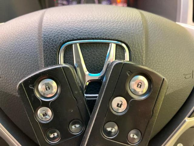 ステップワゴンスパーダ スパーダＺクールスピリットインターナビセレク　保証書／純正　ＨＤＤナビ／フリップダウンモニター／両側電動スライドドア／シート　ハーフレザー／パーキングアシスト　バックガイド／ヘッドランプ　ＨＩＤ／ＥＴＣ／ＥＢＤ付ＡＢＳ　バックカメラ　後席モニター（31枚目）