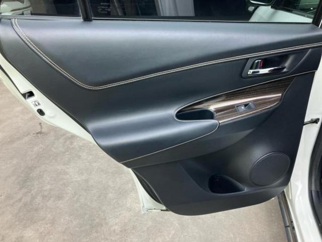 ハリアーハイブリッド ４ＷＤエレガンス　新品タイヤ／純正　９インチ　ＳＤナビ／シート　ハーフレザー／ヘッドランプ　ＬＥＤ／ＥＴＣ／ＥＢＤ付ＡＢＳ／横滑り防止装置／アイドリングストップ／フルセグＴＶ／エアバッグ　運転席／エアバッグ　助手席（7枚目）