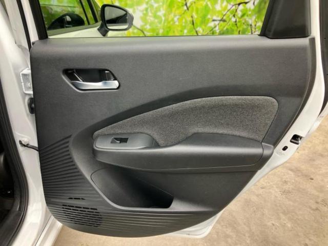 オーラ Ｇ９０シュウネンキネンシャ　ＢＯＳＥ／保証書／純正　９インチ　メモリーナビ／インテリジェントルームミラー／エマージェンシーブレーキ／シートヒーター　前席／アラウンドビューモニター／車線逸脱防止支援システム／シート　合皮　ドラレコ（5枚目）