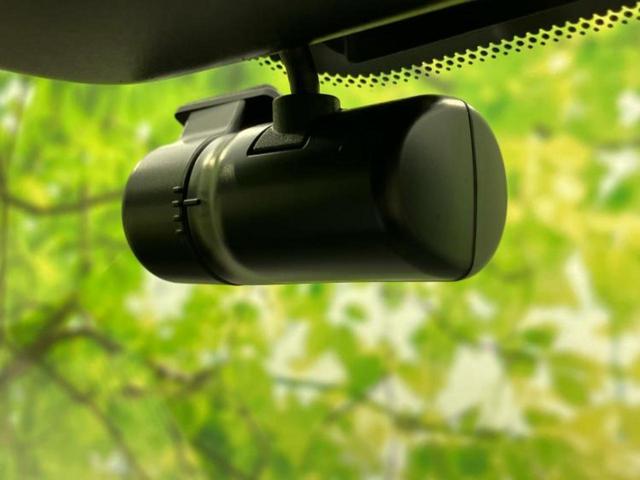 オーラ Ｇ９０シュウネンキネンシャ　ＢＯＳＥ／保証書／純正　９インチ　メモリーナビ／インテリジェントルームミラー／エマージェンシーブレーキ／シートヒーター　前席／アラウンドビューモニター／車線逸脱防止支援システム／シート　合皮　ドラレコ（35枚目）