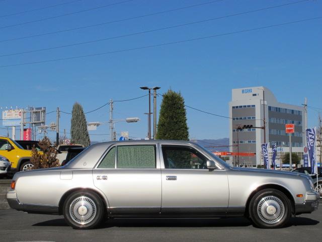 フロアシフト 禁煙車 メーカーナビ 地デジ バックカメラ HIDヘッドライト 後席モニター ドライブレコーダー クルコン オットマン リフレッシングシート 全席シートヒーターPシート 精華レイディエントシルバー(10枚目)