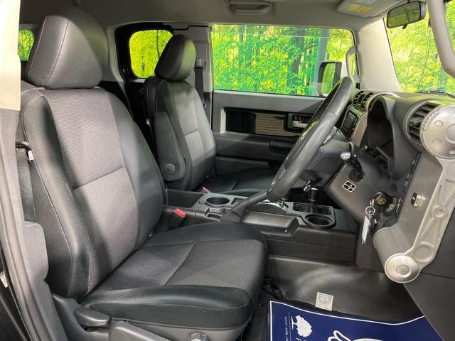 カラーパッケージ 4WD 禁煙車 純正オプション20AW SDナビ 2トーンカラー クルーズコントロール Bluetooth再生 フルセグ 革巻きステアリング ステリングスイッチ リアフォグ ETC シートリフター(10枚目)