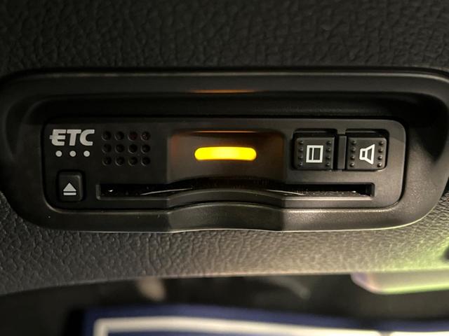 ハイブリッドZ・ホンダセンシング ホンダセンシング アダプティブクルーズコントロール 純正8型ナビ バックカメラ Bluetooth再生 フルセグTV ビルトインETC シートヒーター パドルシフト LEDヘッドライト LEDフォグ(8枚目)