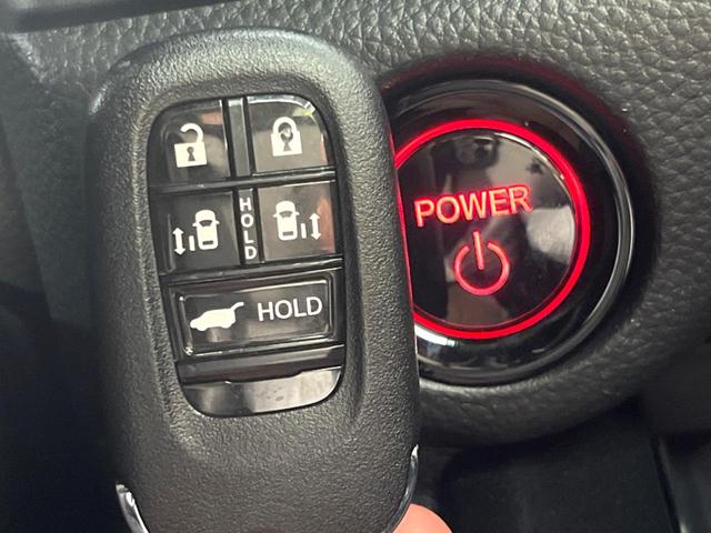 ステップワゴン ｅ：ＨＥＶスパーダ　プレミアムライン　両側電動スライドドア　純正１１型ナビ　全周囲カメラ　ホンダセンシング　アダプティブクルーズ　禁煙車　パワーバックドア　シートヒーター　ハーフレザー　ＬＥＤヘッド　スマートキー　ＢＳＭ　誤発進抑制機能（65枚目）