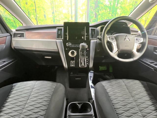 デリカＤ：５ Ｐ　サイドステップレス　ナビ取付パッケージ　ディーゼル　ターボ　４ＷＤ　両側電動スライドドア　ｅ－アシスト　全周囲カメラ　寒冷地仕様　禁煙車　パワーバックドア　シートヒーター　レーンキープ　スマートキー（2枚目）