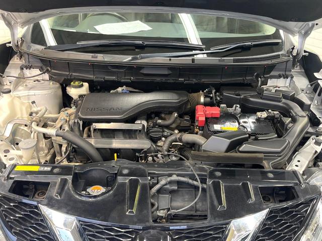 エクストレイル ２０Ｘ　エマージェンシーブレーキパッケージ　４ＷＤ　純正ナビ　アラウンドビューモニター　エマージェンシーブレーキ　寒冷地仕様　ブラック防水シート　前後ドラレコ　クリアランスソナー　スマートキー　ＥＴＣ　クルコン　車線逸脱警報　オートエアコン（18枚目）