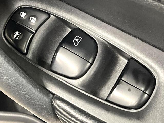 エクストレイル ２０Ｘ　エマージェンシーブレーキパッケージ　４ＷＤ　純正ナビ　アラウンドビューモニター　エマージェンシーブレーキ　寒冷地仕様　ブラック防水シート　前後ドラレコ　クリアランスソナー　スマートキー　ＥＴＣ　クルコン　車線逸脱警報　オートエアコン（38枚目）