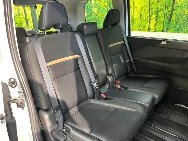 セレナ ハイウェイスターV 4WD 両側電動スライドドア 純正ナビ 後席モニター インテリジェントアラウンドビューモニター エマージェンシーブレーキ レーダークルーズ 禁煙車 シートヒーター ドラレコ コーナーセンサー(9枚目)