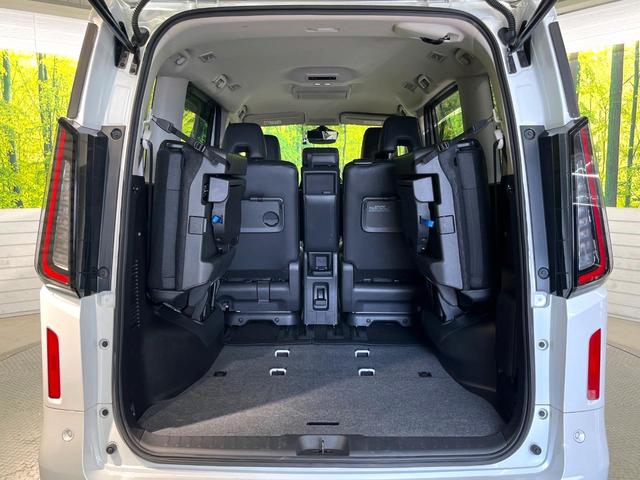 セレナ ハイウェイスターV 4WD 両側電動スライドドア 純正ナビ 後席モニター インテリジェントアラウンドビューモニター エマージェンシーブレーキ レーダークルーズ 禁煙車 シートヒーター ドラレコ コーナーセンサー(11枚目)