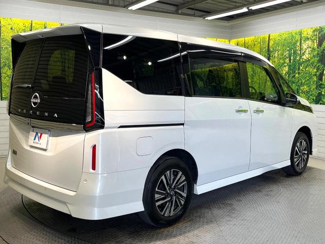 セレナ ハイウェイスターV 4WD 両側電動スライドドア 純正ナビ 後席モニター インテリジェントアラウンドビューモニター エマージェンシーブレーキ レーダークルーズ 禁煙車 シートヒーター ドラレコ コーナーセンサー(18枚目)