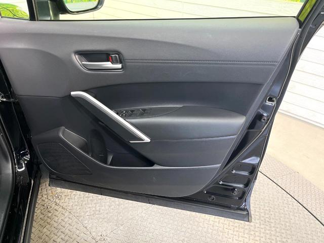 カローラクロス ハイブリッド　Ｚ　パノラマルーフ　純正１０．５型ナビ　パノラミックビューモニター　トヨタチームメイト　ディスプレイオーディオプラス　トヨタセーフティセンス　レーダークルーズ　禁煙車　ハーフレザーシート　パワーシート（36枚目）