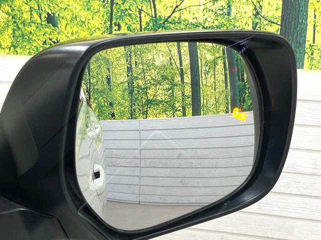 ランドクルーザープラド TX Lパッケージ 70thアニバーサリーリミテッド ムーンルーフ 4WD 7人乗り 純正9型ナビ セーフティセンス レーダークルーズ 禁煙車 パノラミックビューモニター ブラインドスポットモニター 本革シート 前席パワーシート シートエアコン(7枚目)