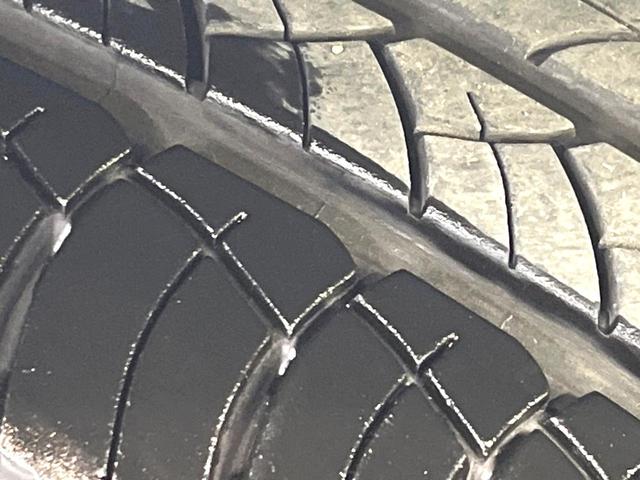 ランドクルーザープラド TX Lパッケージ 70thアニバーサリーリミテッド ムーンルーフ 4WD 7人乗り 純正9型ナビ セーフティセンス レーダークルーズ 禁煙車 パノラミックビューモニター ブラインドスポットモニター 本革シート 前席パワーシート シートエアコン(22枚目)