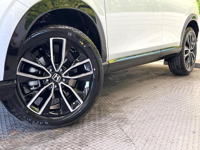 ヴェゼル e:HEV Z・PLaYパッケージ 登録済未使用車 パノラマルーフ 純正9型ナビ マルチビューカメラ アダプティブクルーズ シートヒーター ハーフレザーシート ハンズフリーパワーバックドア コーナーセンサー レーンキープ LEDヘッド(13枚目)