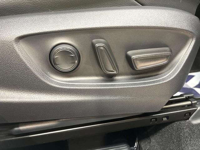 カローラクロス ハイブリッド　Ｚ　純正１０．５型ナビ　パノラミックビューモニター　トヨタチームメイト　セーフティセンス　レーダークルーズ　禁煙車　ハンズフリーパワーバックドア　シートヒーター　パワーシート　ドラレコ　レーンキープ（32枚目）