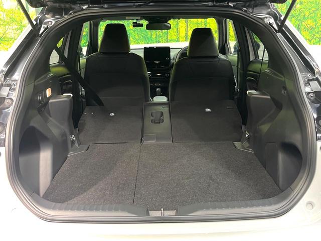 ヤリスクロス Ｚ　純正８型ナビ　パノラミックビューモニター　２トーンカラー　デイスプレイオーディオプラス　トヨタセーフティセンス　レーダークルーズ　禁煙車　ハーフレザーシート　シートヒーター　パワーシート　ドラレコ（10枚目）