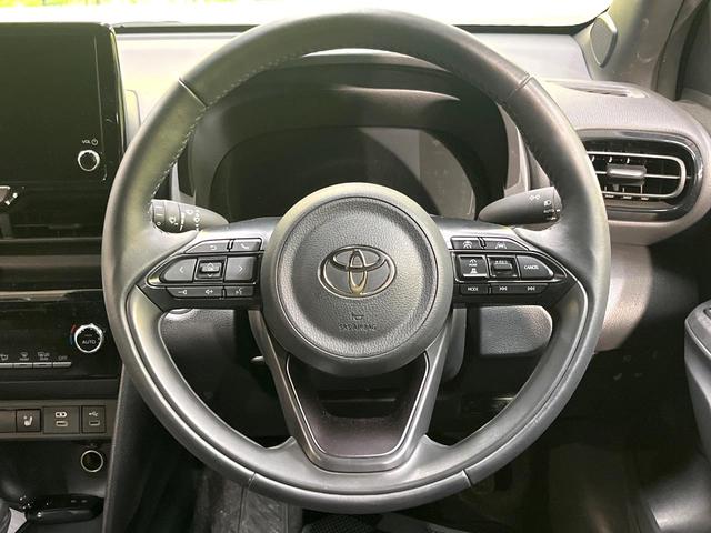 ヤリスクロス Ｚ　純正８型ナビ　パノラミックビューモニター　２トーンカラー　デイスプレイオーディオプラス　トヨタセーフティセンス　レーダークルーズ　禁煙車　ハーフレザーシート　シートヒーター　パワーシート　ドラレコ（11枚目）