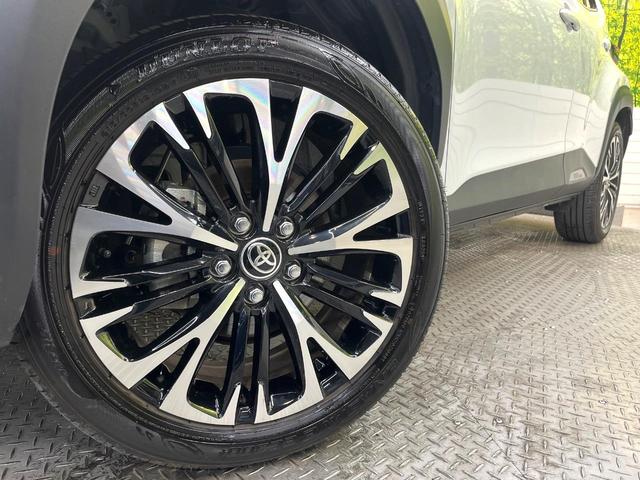 ヤリスクロス Ｚ　純正８型ナビ　パノラミックビューモニター　２トーンカラー　デイスプレイオーディオプラス　トヨタセーフティセンス　レーダークルーズ　禁煙車　ハーフレザーシート　シートヒーター　パワーシート　ドラレコ（13枚目）