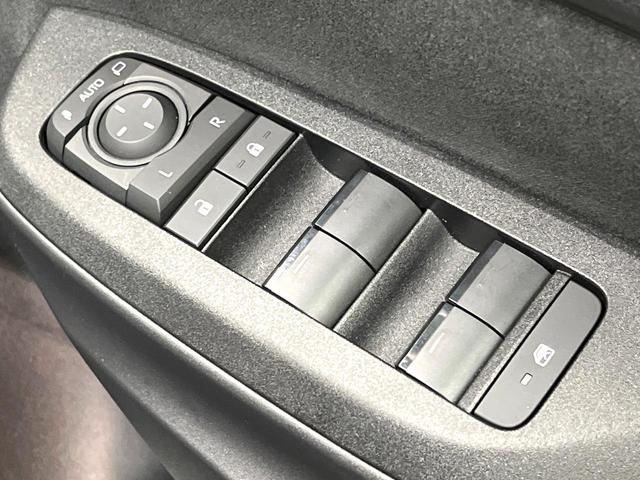 ヤリスクロス Ｚ　純正８型ナビ　パノラミックビューモニター　２トーンカラー　デイスプレイオーディオプラス　トヨタセーフティセンス　レーダークルーズ　禁煙車　ハーフレザーシート　シートヒーター　パワーシート　ドラレコ（32枚目）