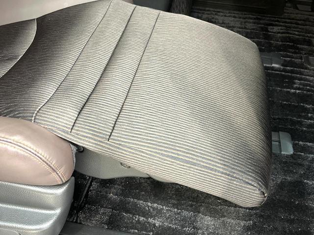 エルグランド ２５０ハイウェイスターＳ　アーバンクロム　両側電動スライドドア　純正８型ナビ　３６０度セーフティアシスト　インテリジェントクルーズコントロール　アラウンドビューモニタ－　禁煙車　寒冷地仕様　ハーフレザー　ドラレコ　クリアランスソナー（36枚目）