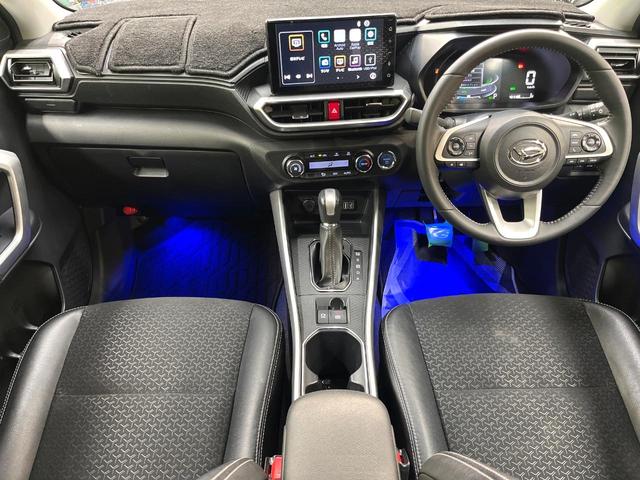 ロッキー プレミアムG HEV 9型ディスプレイオーディオ バックカメラ スマートアシスト レーダークルーズ 禁煙車 ハーフレザーシート シートヒーター コーナーセンサー レーンキープ スマートキー LEDヘッド オートライト(2枚目)