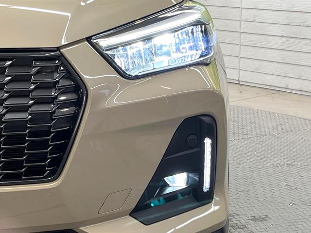 ロッキー プレミアムG HEV 9型ディスプレイオーディオ バックカメラ スマートアシスト レーダークルーズ 禁煙車 ハーフレザーシート シートヒーター コーナーセンサー レーンキープ スマートキー LEDヘッド オートライト(12枚目)