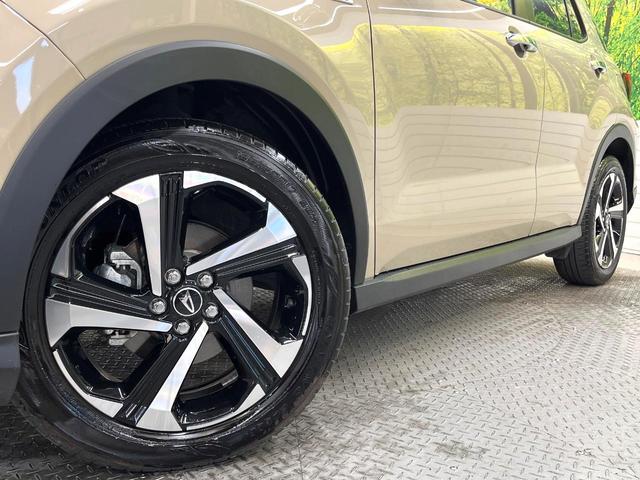 ロッキー プレミアムG HEV 9型ディスプレイオーディオ バックカメラ スマートアシスト レーダークルーズ 禁煙車 ハーフレザーシート シートヒーター コーナーセンサー レーンキープ スマートキー LEDヘッド オートライト(13枚目)