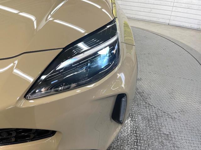 ヤリスクロス Z 純正ナビ パノラミックビューモニター ブラインドスポットモニター トヨタセーフティセンス レーダークルーズ 禁煙車 ハーフレザーシート シートヒーター コーナーセンサー レーンキープ スマートキー(12枚目)