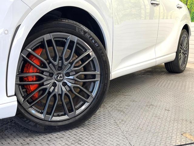 �y�����Q�P�C���`�A���~�z�C�[���z�O�ςɃ}�b�`���������A���~�z�C�[���𑕒����Ă���܂��B�e��ЊO�A���~�z�C�[����A�X�^�b�h���X�^�C�����戵�����Ă���܂��B���񂲑��k����������