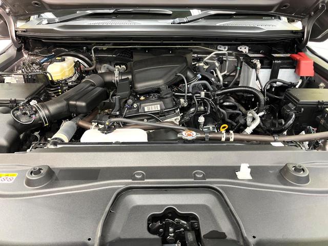 ランドクルーザー２５０ ＶＸ　４ＷＤ　７人乗　ムーンルーフ　純正１２型ナビ　セーフティセンス　レーダークルーズ　パノラミックビューモニター　寒冷地仕様　禁煙車　パワーバックドア　革シート　パワーシート　シートエアコン　スマートキー（18枚目）