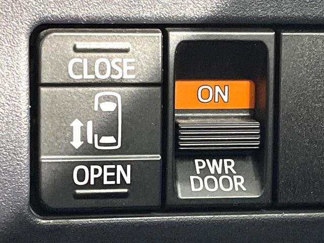 ヴォクシー Ｖ　電動スライドドア　純正９型ナビ　後席モニター　バックカメラ　プリクラッシュセーフティ　禁煙車　スマートキー　ＬＥＤヘッド　ＥＴＣ　クルコン　車線逸脱警報　オートマチックハイビーム　先行車発進予告機能（6枚目）