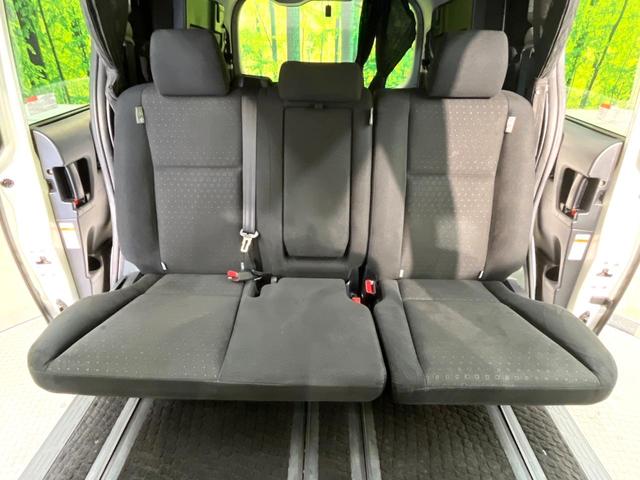 ヴォクシー Ｖ　電動スライドドア　純正９型ナビ　後席モニター　バックカメラ　プリクラッシュセーフティ　禁煙車　スマートキー　ＬＥＤヘッド　ＥＴＣ　クルコン　車線逸脱警報　オートマチックハイビーム　先行車発進予告機能（37枚目）