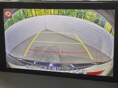 【バックカメラ】駐車時に後方がリアルタイム映像で確認できます。大型商業施設や立体駐車場での駐車時や、夜間のバック時に大活躍！運転スキルに関わらず、今や必須となった装備のひとつです！ 4