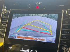 【バックカメラ】駐車時に後方がリアルタイム映像で確認できます。大型商業施設や立体駐車場での駐車時や、夜間のバック時に大活躍！運転スキルに関わらず、今や必須となった装備のひとつです！ 6