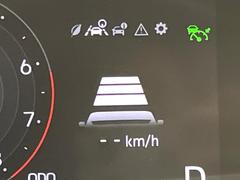 �ڥ����ץƥ��֥��롼������ȥ�����۹�®ƻϩ�Ǥ�Ĺ��Υ���Ԥ��ڤˡ�����ư��®�٤��ݤĥ��롼������ȥ����뤬�����ͷڸ������ƥ��Ϣ�Ȥ��������μ�ξ���Τ��Ƽִ֤��ݤĤ褦��®��Ĵ�ᤷ�Ƥ���ޤ����� 7