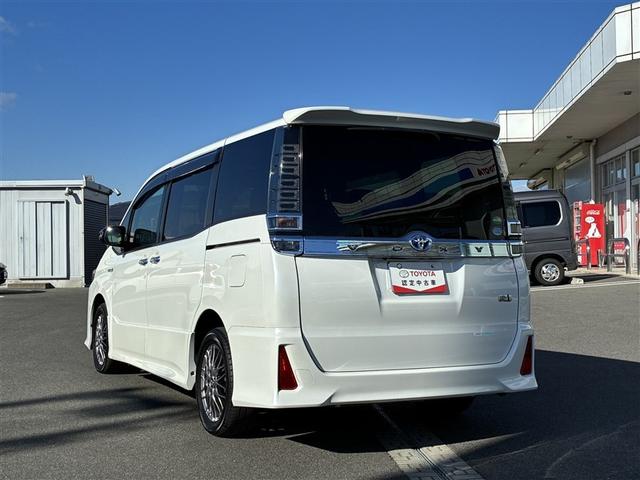 ヴォクシー ハイブリッドＺＳ　煌　フルセグ　メモリーナビ　バックカメラ　衝突被害軽減システム　ＥＴＣ　ドラレコ　乗車定員７人　３列シート　ワンオーナー　記録簿（6枚目）