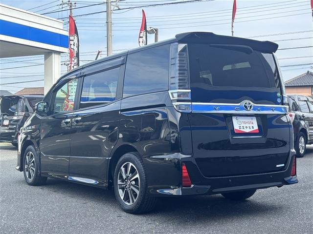 ヴォクシー ZS フルセグ メモリーナビ バックカメラ 衝突被害軽減システム ETC 乗車定員7人 3列シート ワンオーナー 記録簿(3枚目)