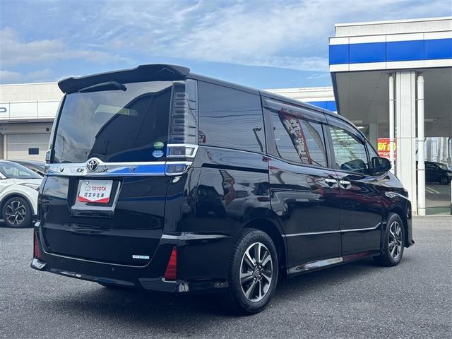 ヴォクシー ZS フルセグ メモリーナビ バックカメラ 衝突被害軽減システム ETC 乗車定員7人 3列シート ワンオーナー 記録簿(4枚目)