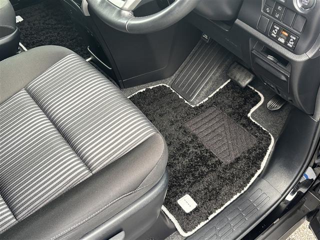 ヴォクシー ZS フルセグ メモリーナビ バックカメラ 衝突被害軽減システム ETC 乗車定員7人 3列シート ワンオーナー 記録簿(15枚目)