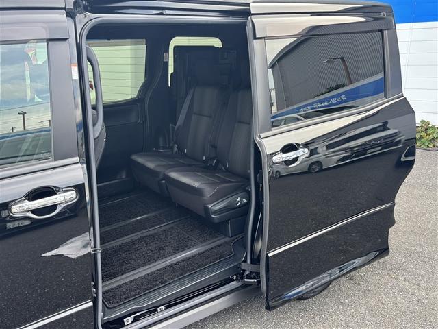 ヴォクシー ZS フルセグ メモリーナビ バックカメラ 衝突被害軽減システム ETC 乗車定員7人 3列シート ワンオーナー 記録簿(32枚目)