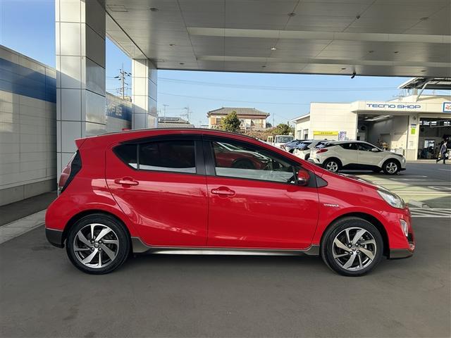 アクア Ｘ－アーバン　革シート　フルセグ　ＨＤＤナビ　バックカメラ　衝突被害軽減システム　ＥＴＣ　ワンオーナー　記録簿（4枚目）