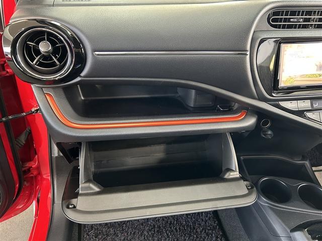 アクア Ｘ－アーバン　革シート　フルセグ　ＨＤＤナビ　バックカメラ　衝突被害軽減システム　ＥＴＣ　ワンオーナー　記録簿（32枚目）