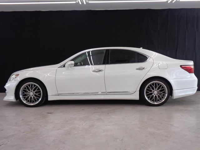 ＬＳ ＬＳ４６０　バージョンＣ　スピンドルエアロ　２０ＡＷ　純正ナビ　地デジ　ＥＴＣ　エアサス　イージークローザー　シートヒーター　ベンチレーション　パワーシート　バックカメラ　ステアリングヒーター　クルコン（11枚目）