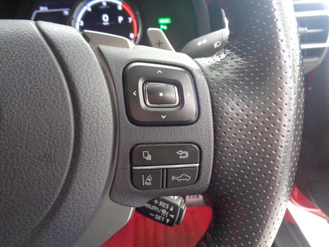 レーンキープアシスト装着車です。