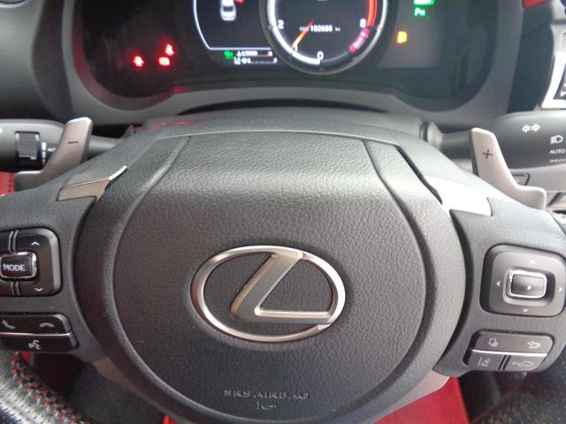 パドルシフト装着車です。